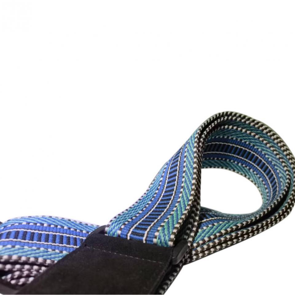 Knitted tape with intermediate color cotton tape