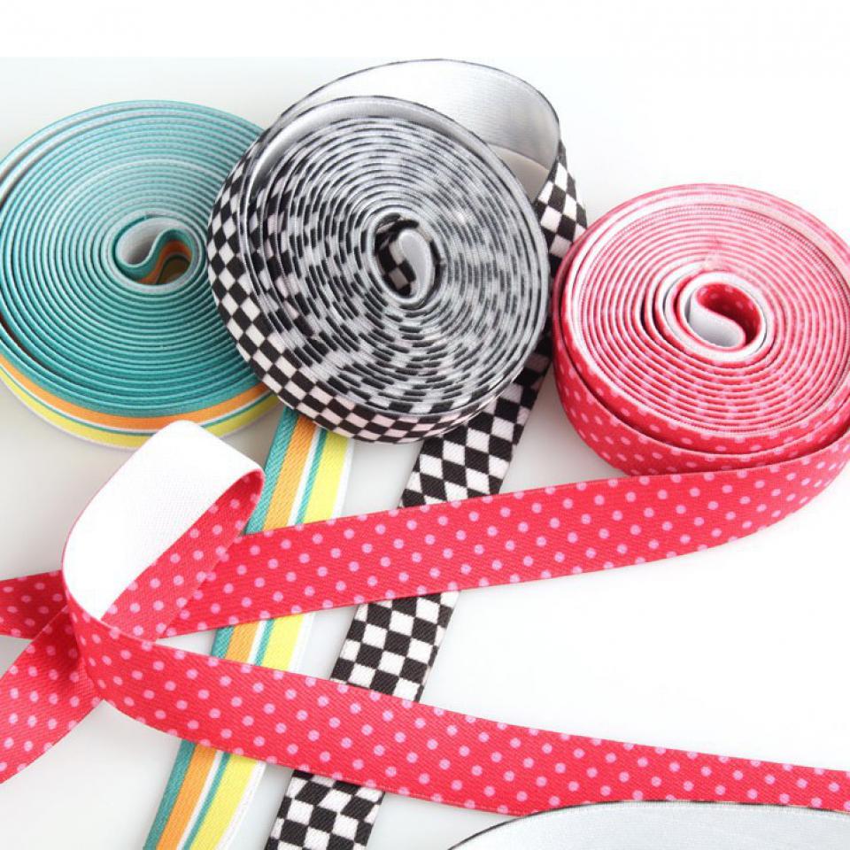 Printed color hand-held strap